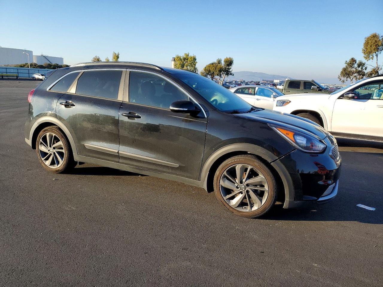 2017 Kia Niro Ex - Фото 4