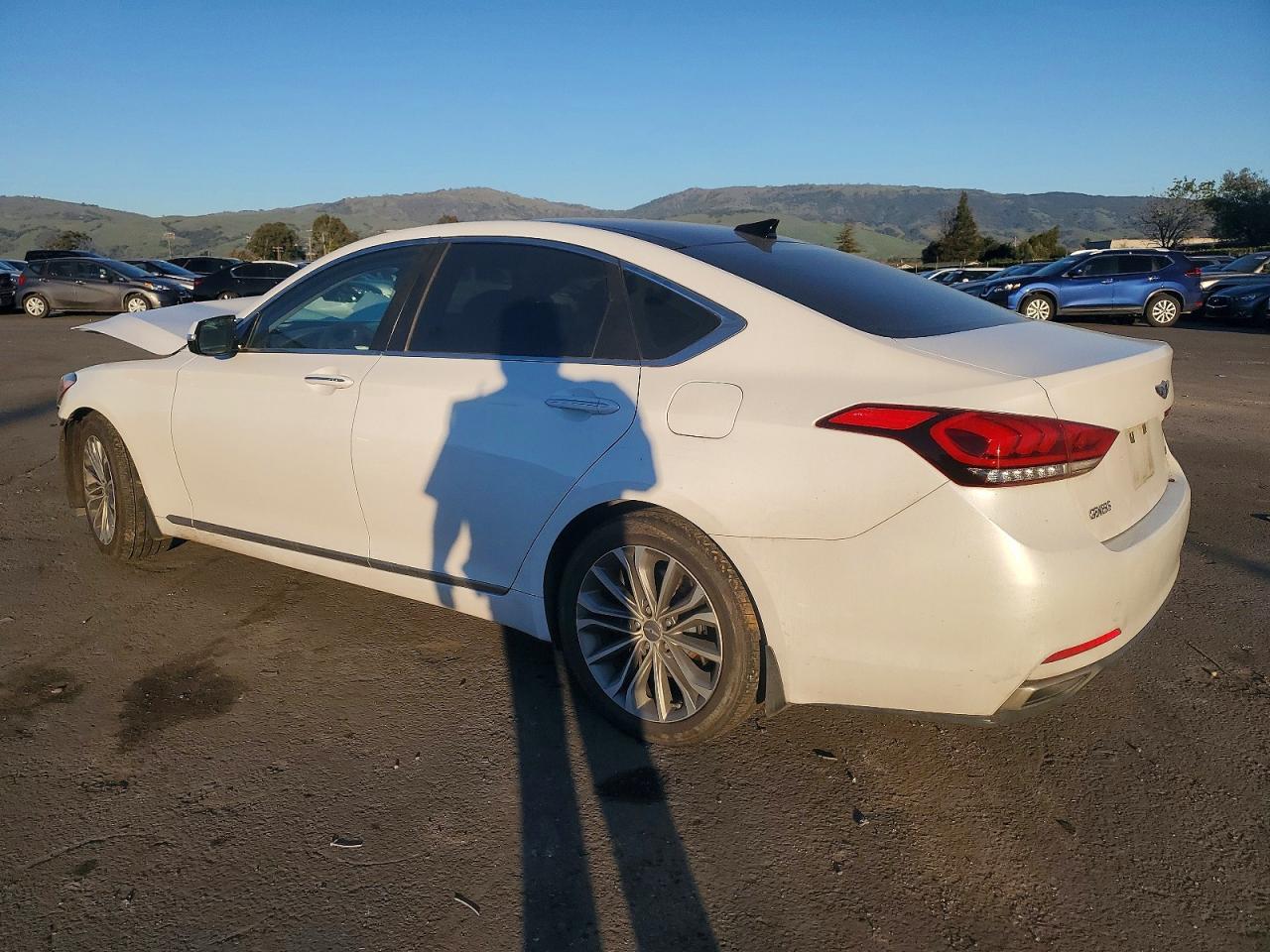 2015 Hyundai Genesis 3.8L - Фото 2