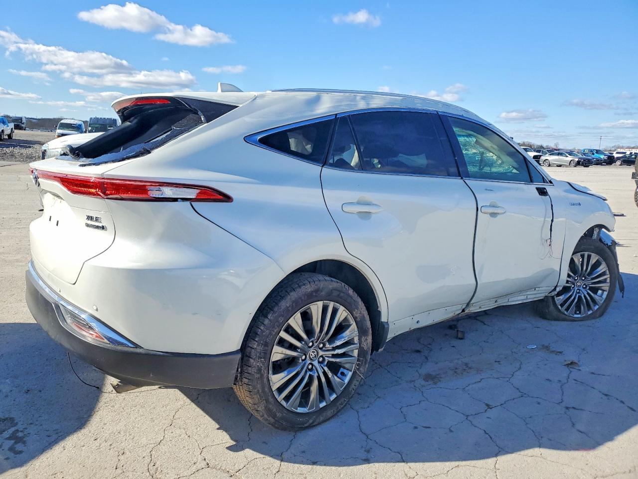 2021 Toyota Venza Le - Image 3