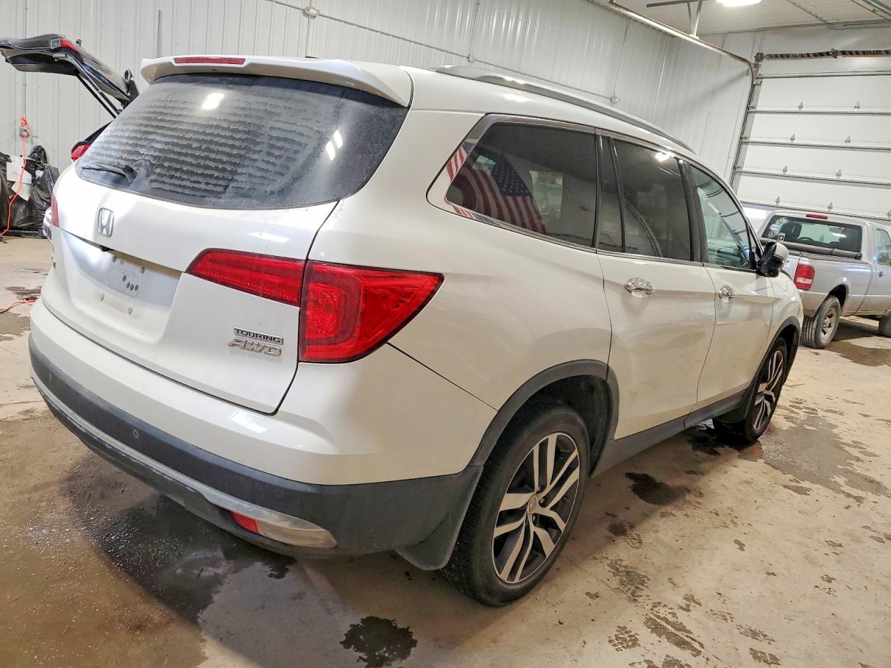 2016 Honda Pilot Touring - Image 3