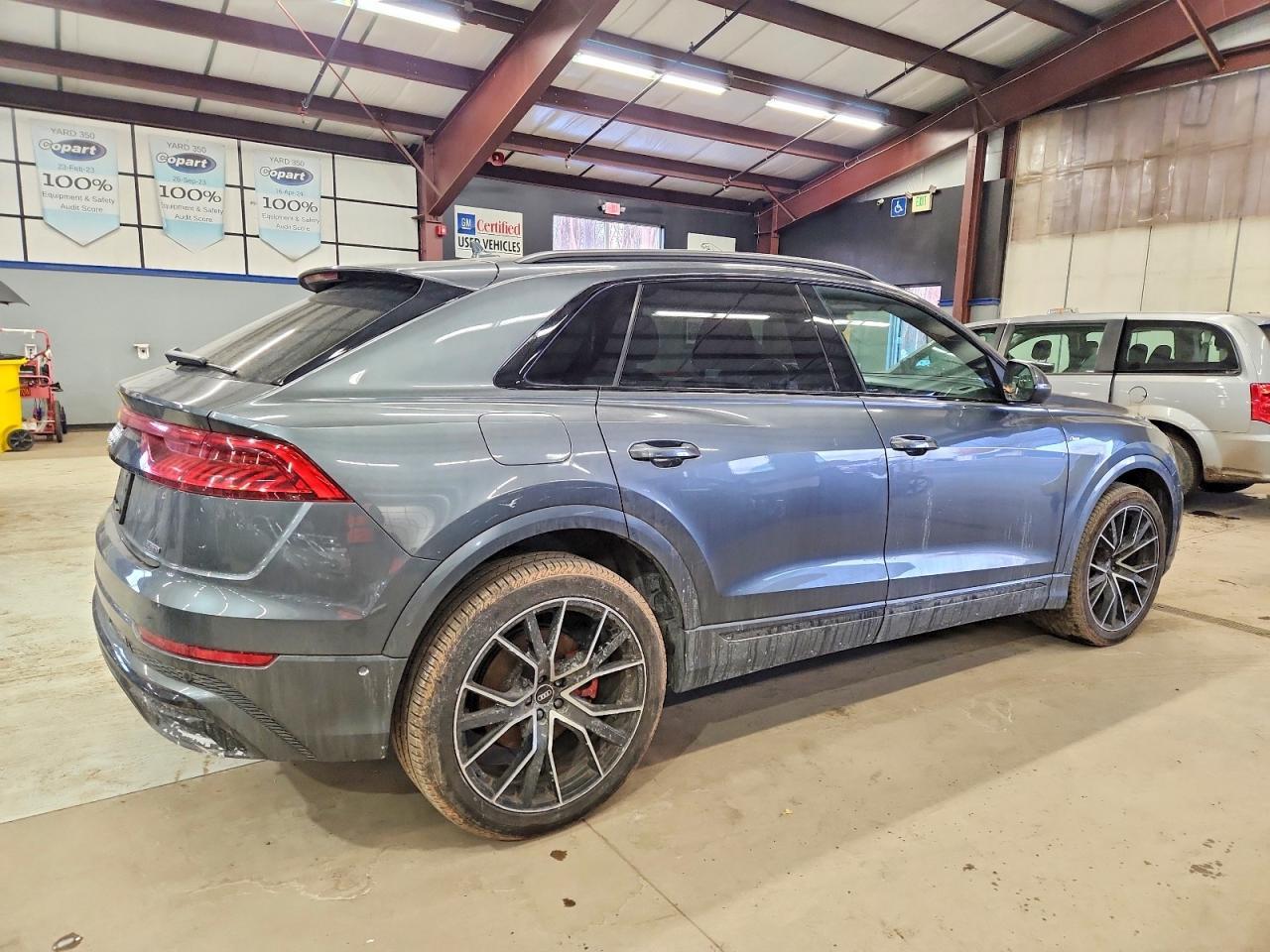 2021 Audi Q8 Prestige S-Line - Фото 3