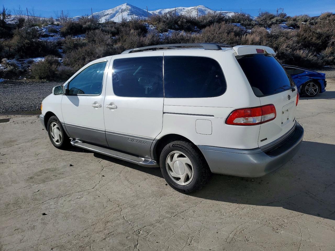 2001 Toyota Sienna Le - Фото 2