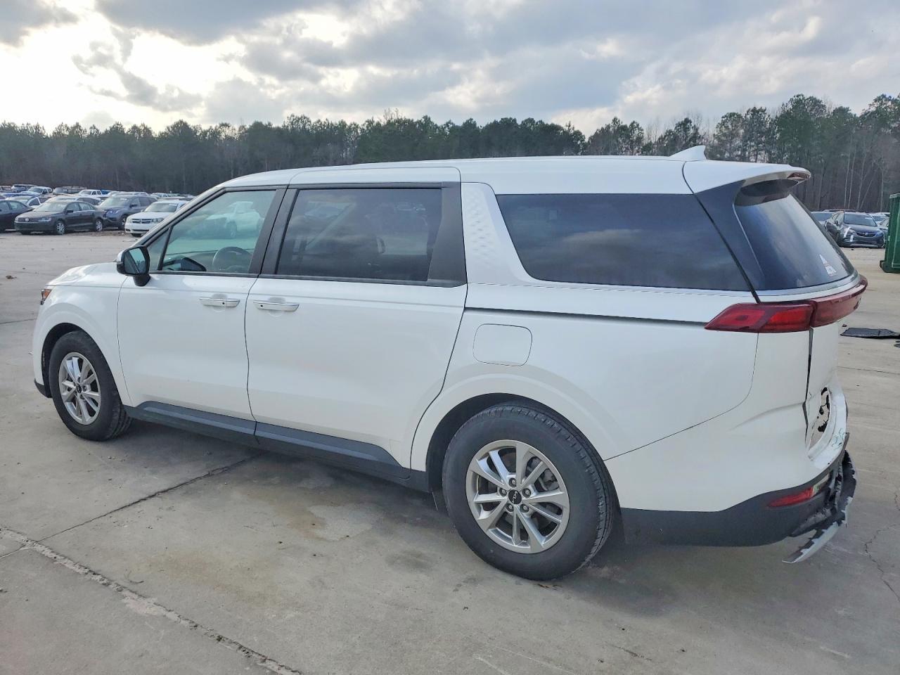 2023 Kia Carnival Lx - Фото 2