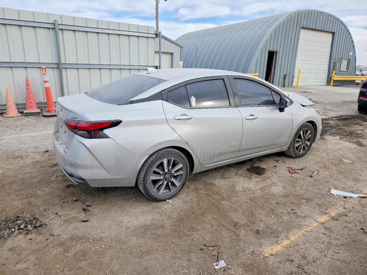 2020 Nissan Versa Sv - Image 3