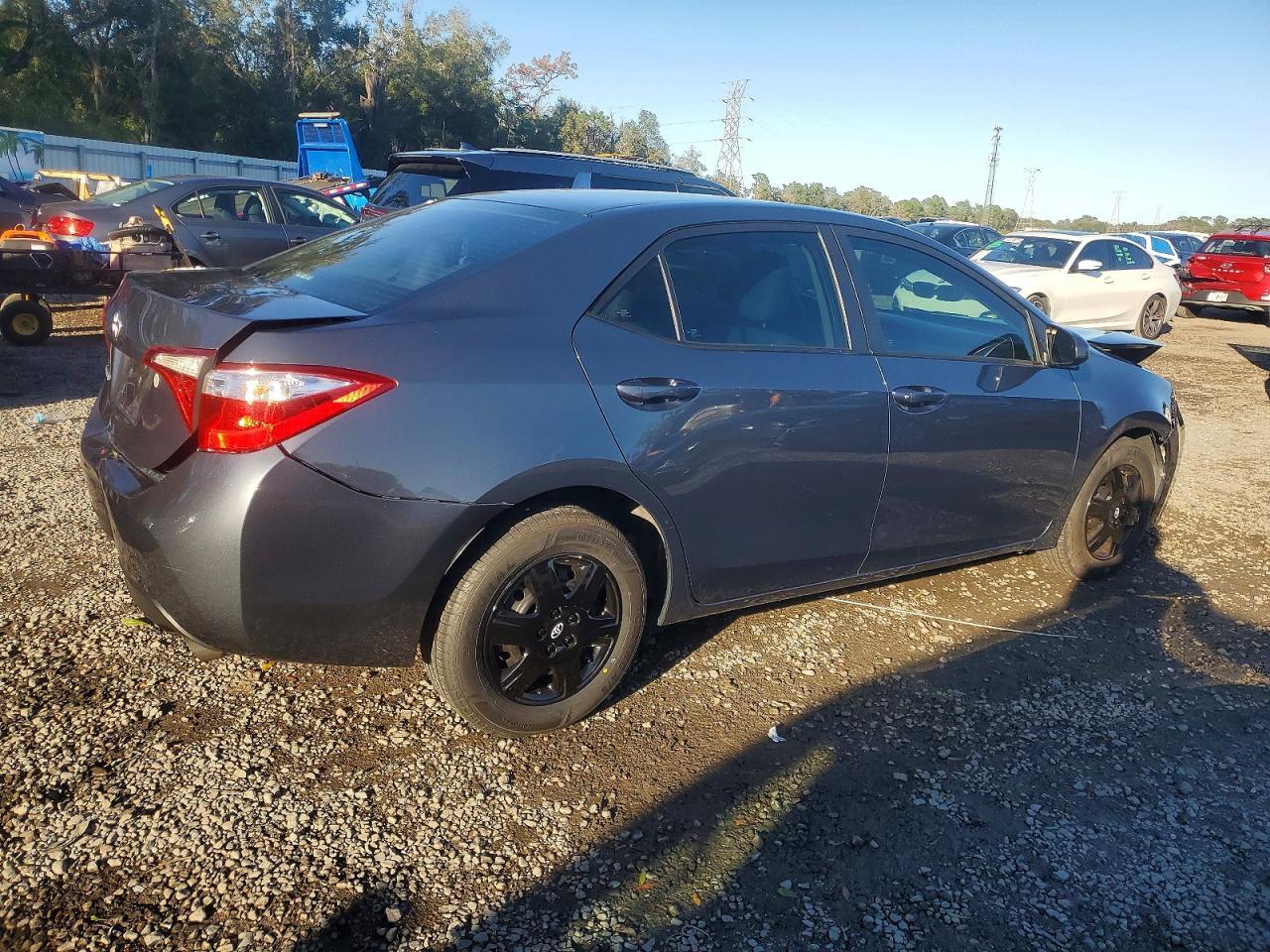2015 Toyota Corolla L - Фото 3