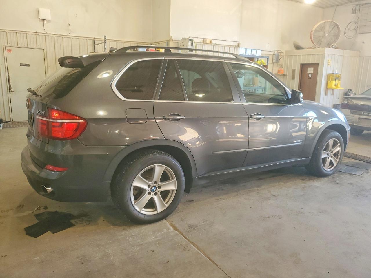 2013 BMW X5 xDrive35I - Фото 3