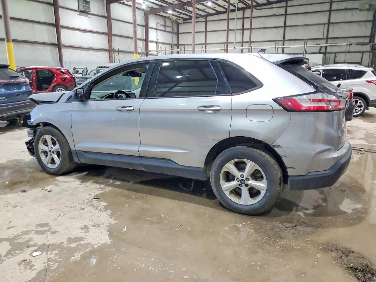 2021 Ford Edge Se - Фото 2