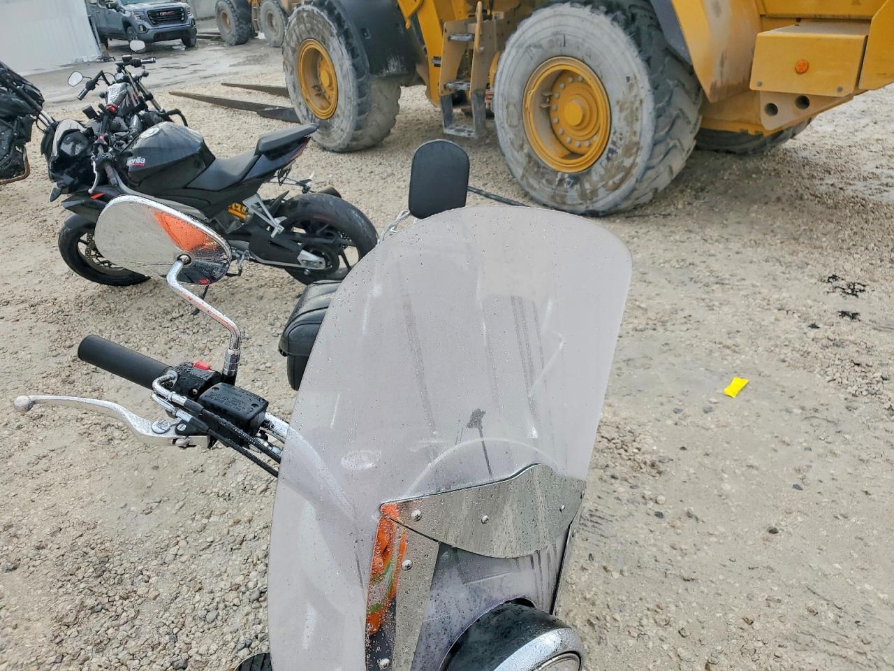 2021 Kawasaki Vn900 B - Фото 5