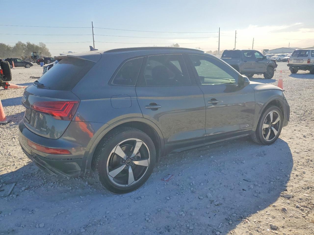 2023 Audi Q5 Premium Plus 45 - Image 3