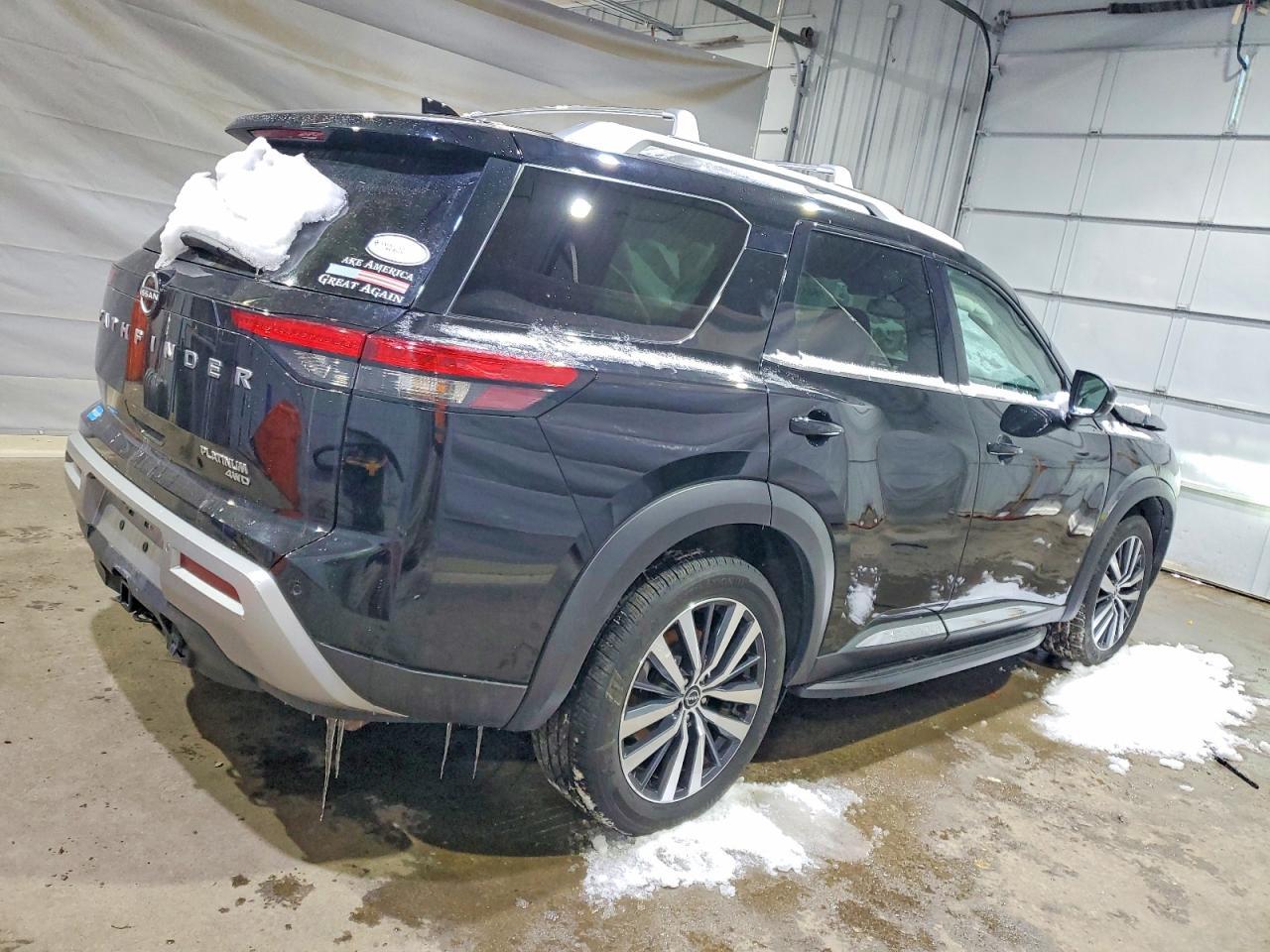 2022 Nissan Pathfinder Platinum - Фото 3