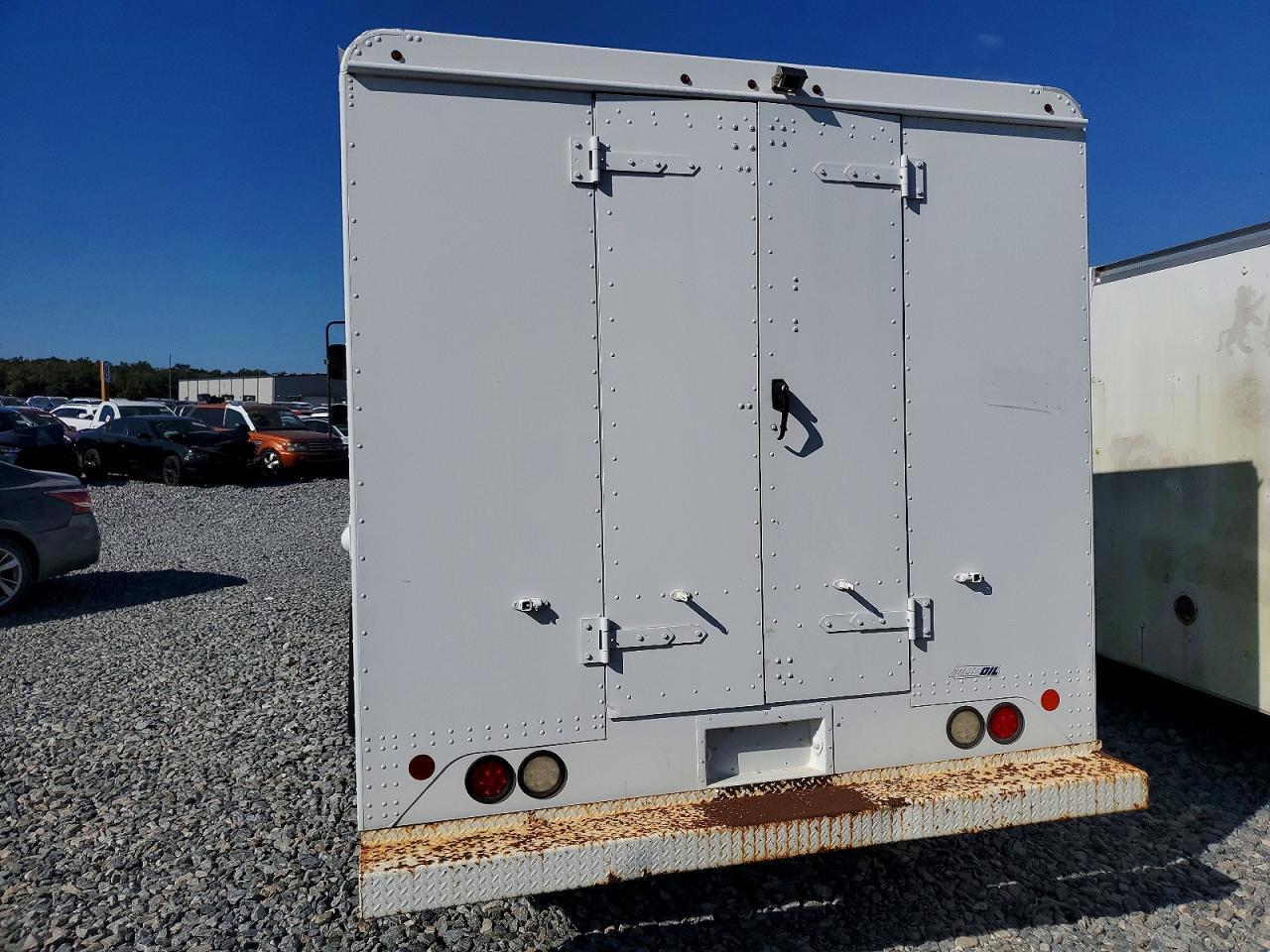 2016 Ford Econoline E350 Super Duty Stripped Chassis - Фото 6