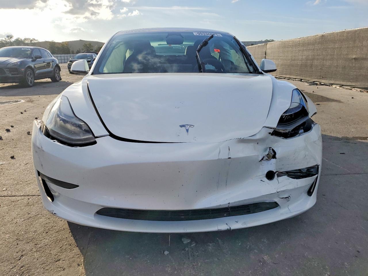 2023 Tesla Model 3 - Фото 5