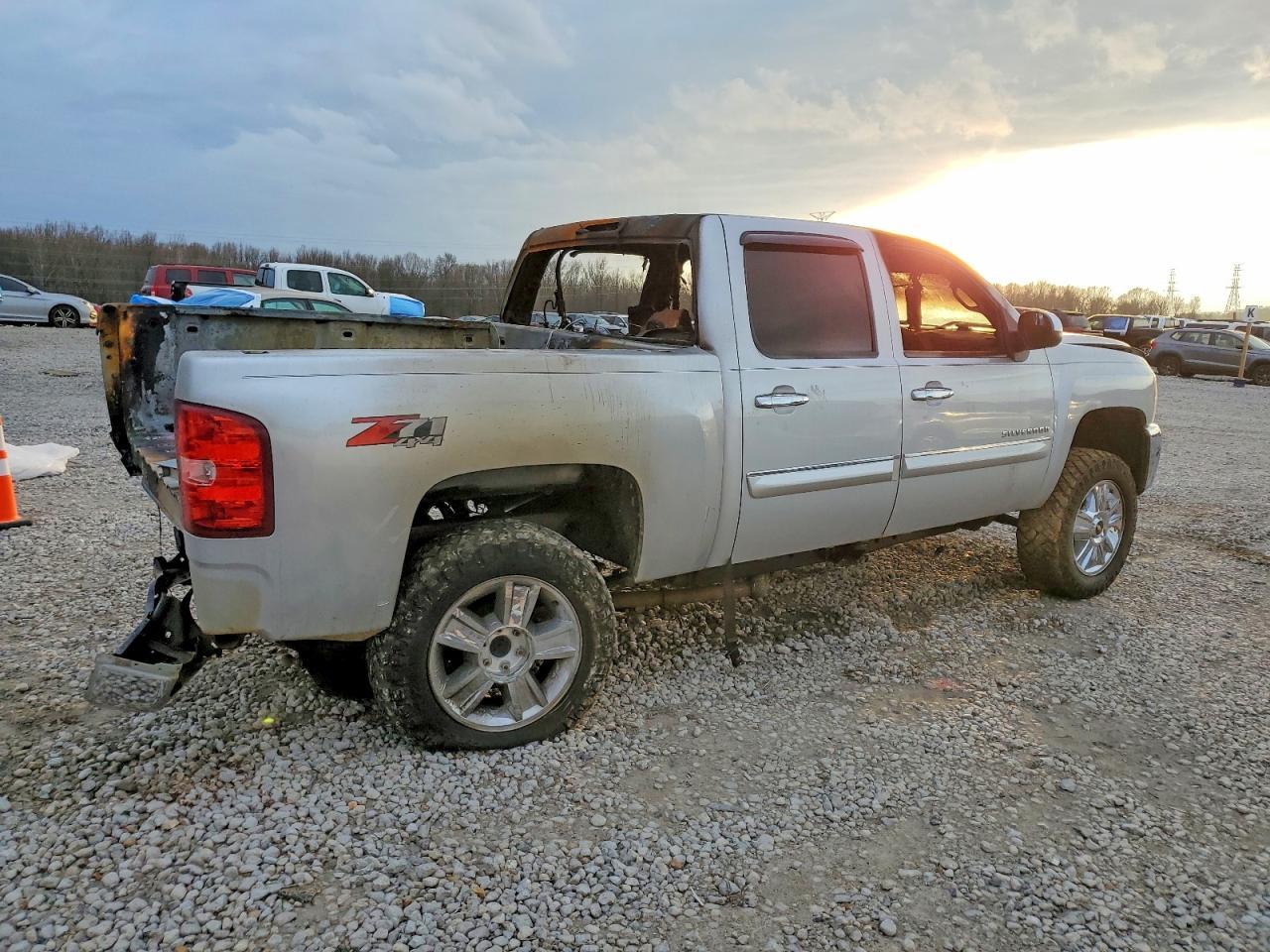 2013 Chevrolet Silverado K1500 Lt - Image 3