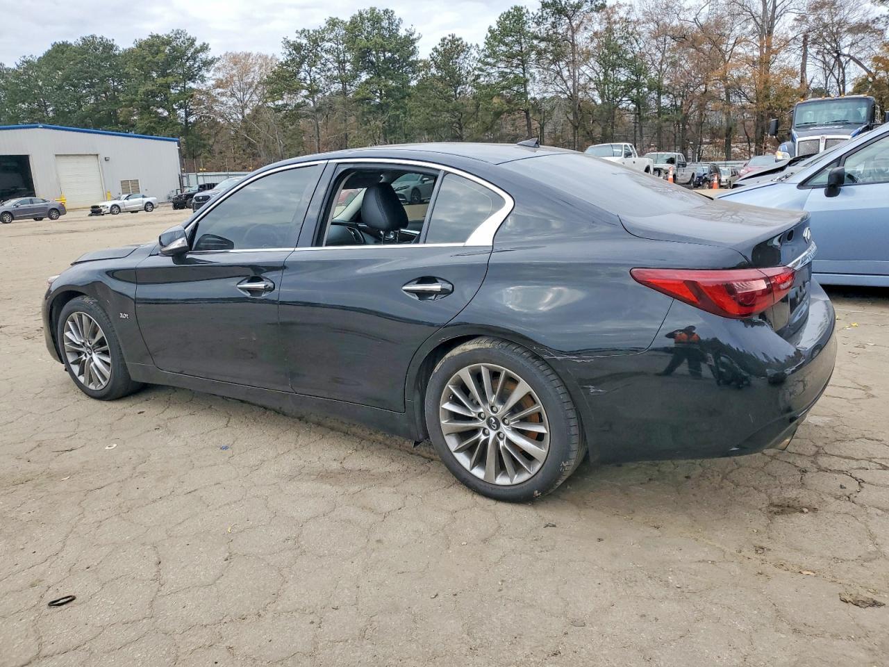 2018 Infinity Q50 Luxe - Image 2