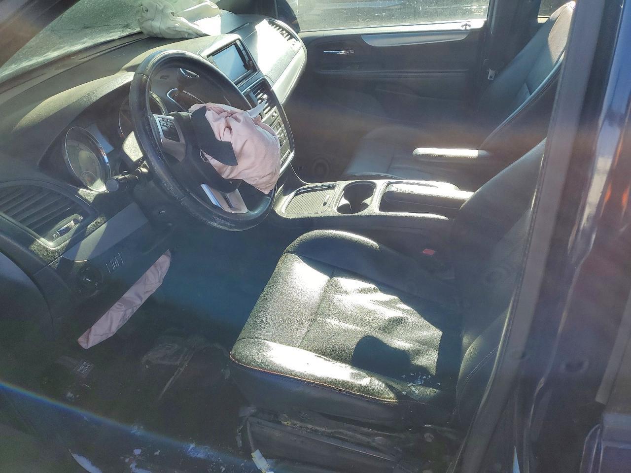 2012 Dodge Grand Caravan R/T - Image 7