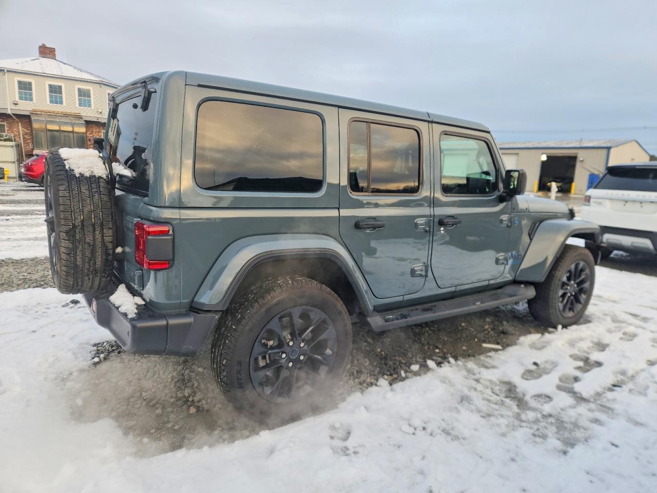 2025 Jeep Wrangler Sahara 4Xe - Фото 3
