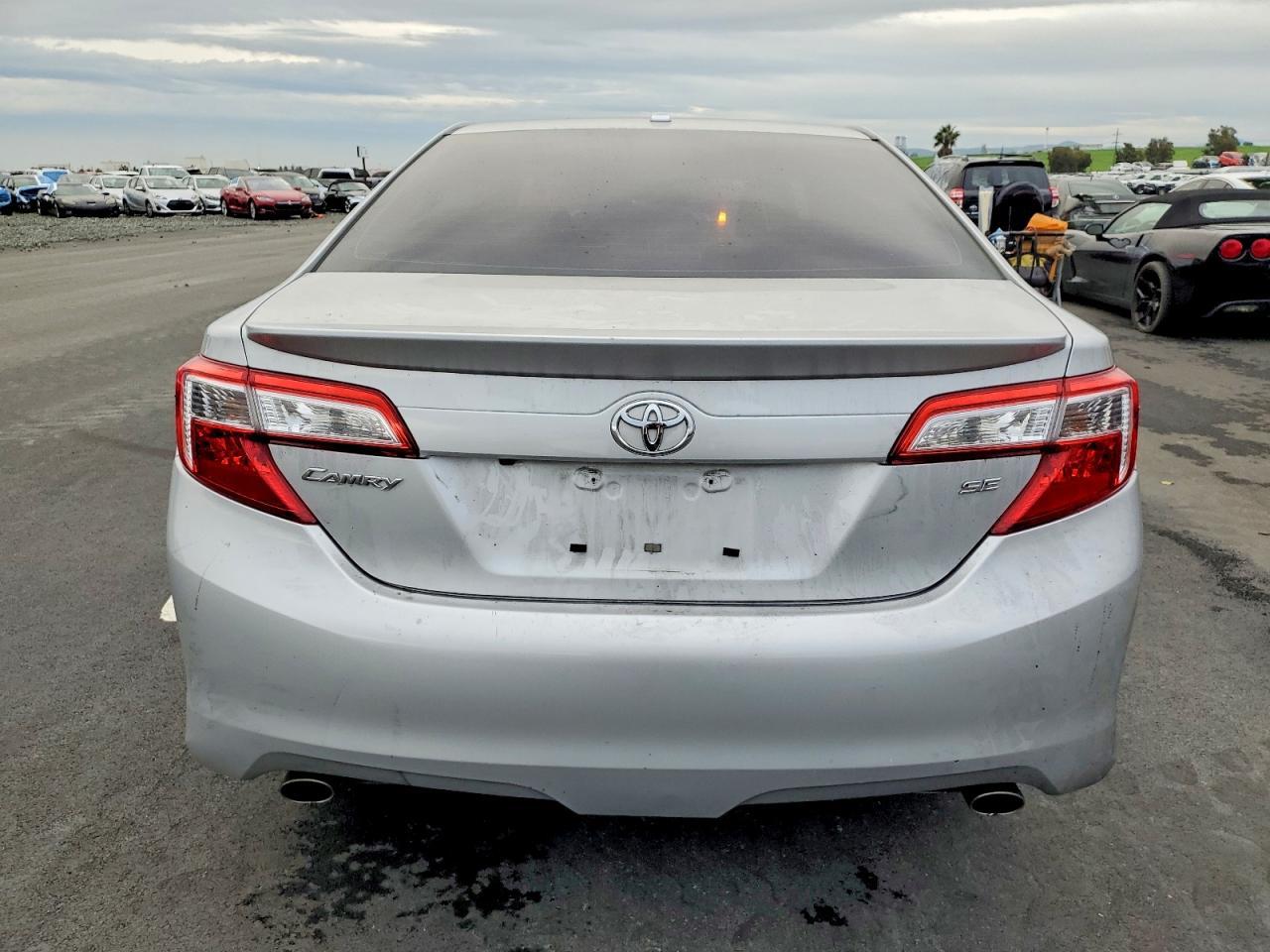 2012 Toyota Camry Se - Image 6