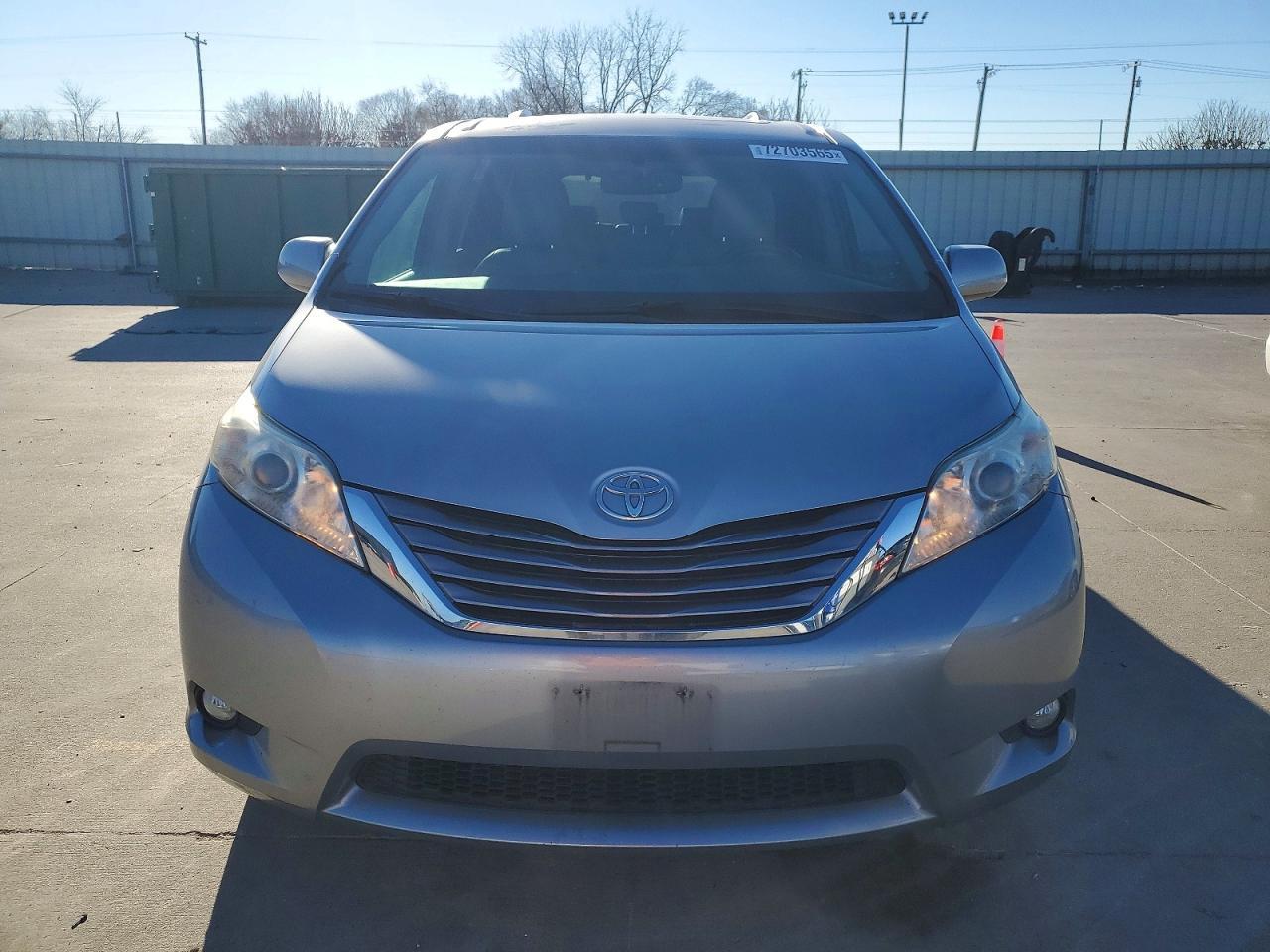 2015 Toyota Sienna Xle - Image 5