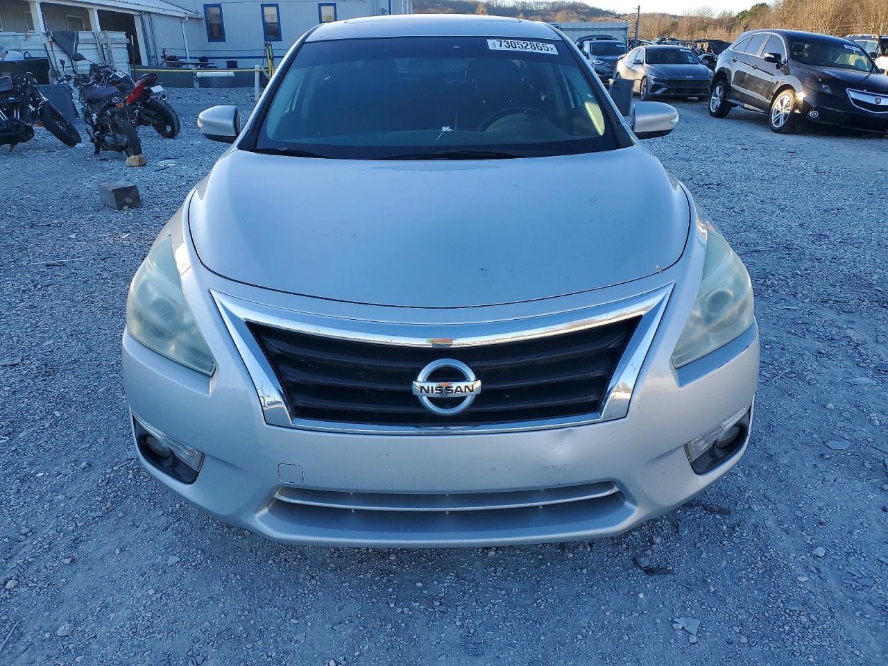 2014 Niss Altima - Image 5