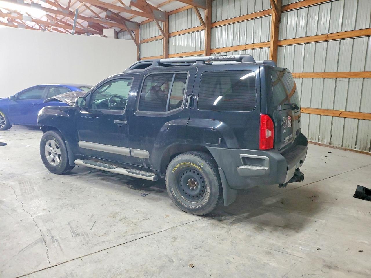 2011 Nissan Xterra Off Road - Фото 2