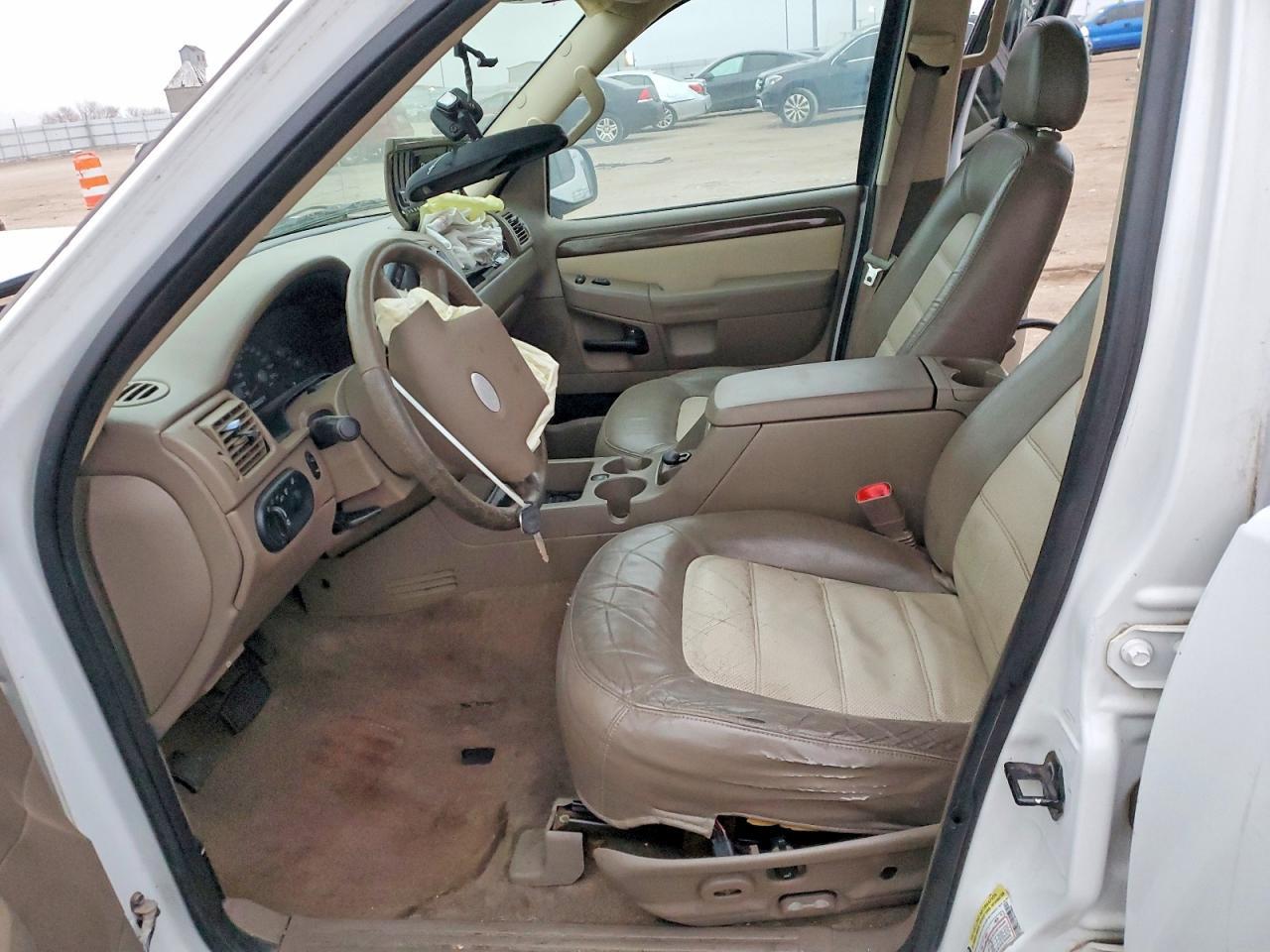 2005 Ford Explorer Eddie Bauer - Image 7