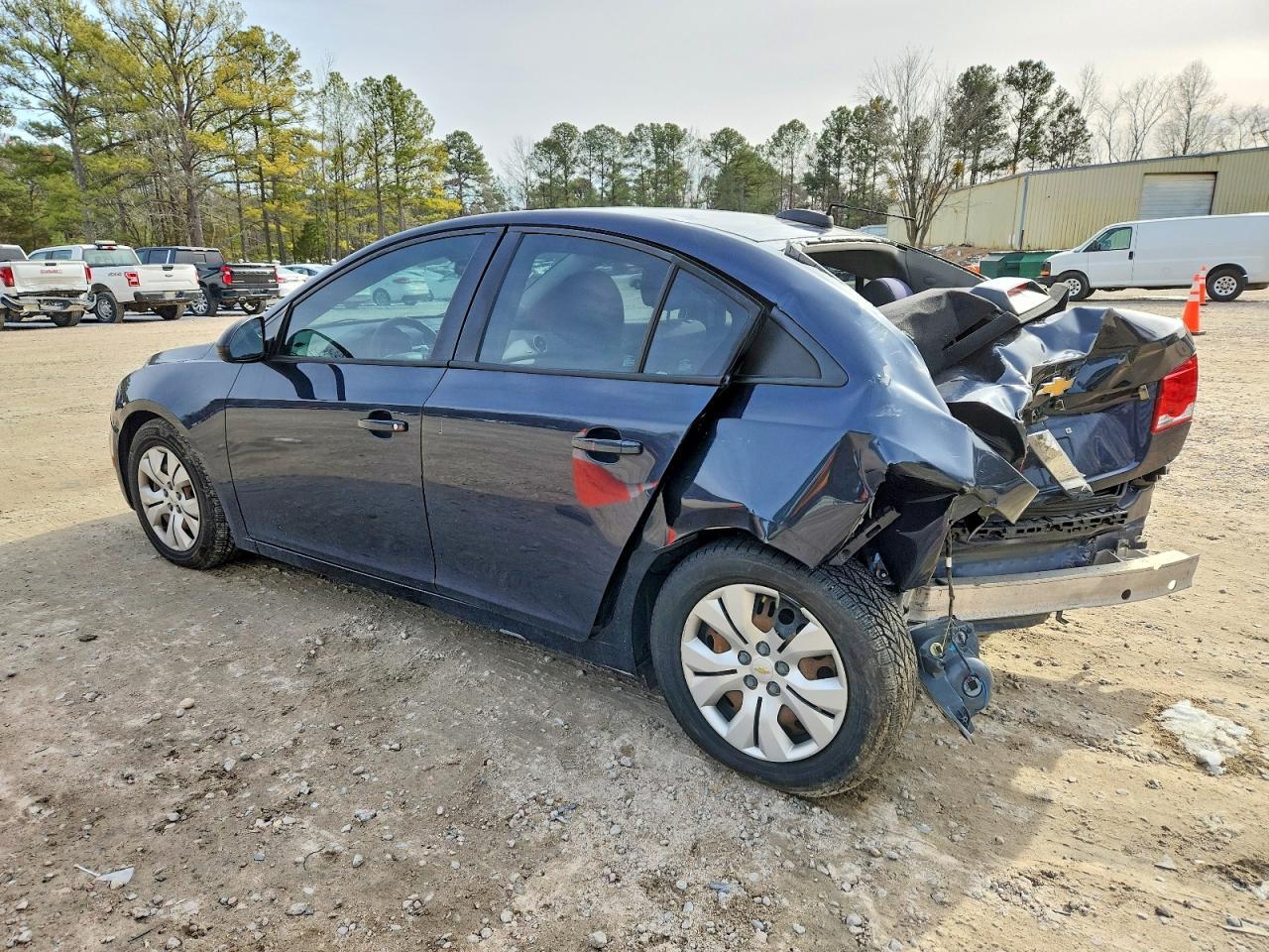 2016 Chevrolet Cruze Limited Ls - Image 2