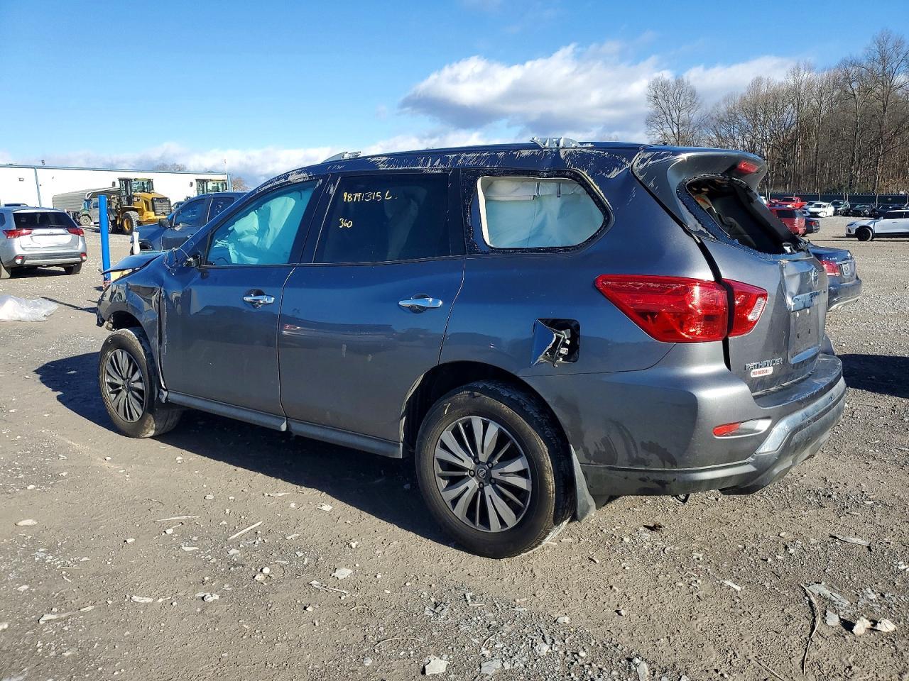 2017 Nissan Pathfinder S - Image 2