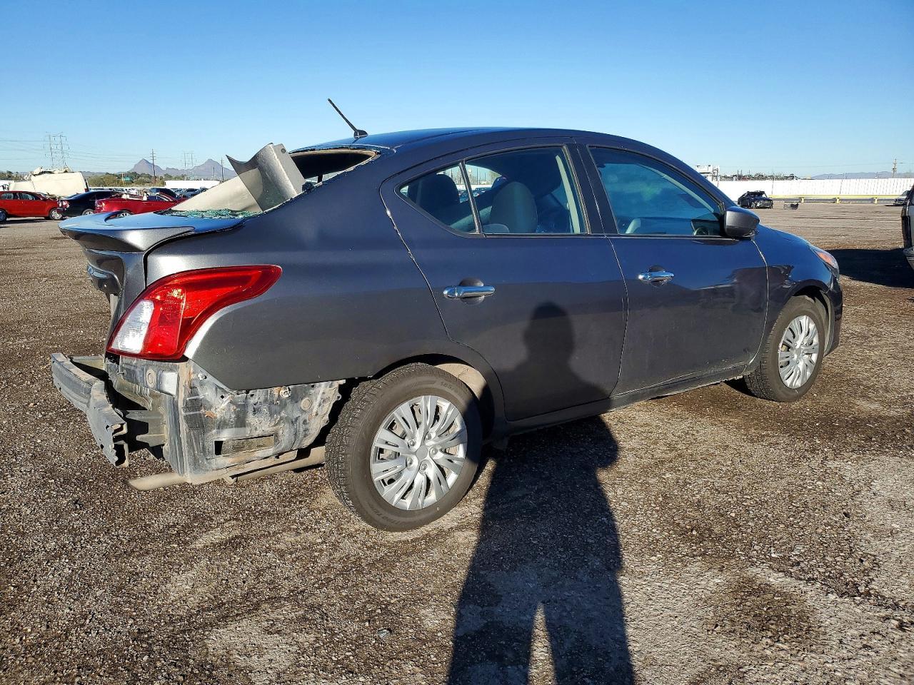 2018 Nissan Versa S - Image 3