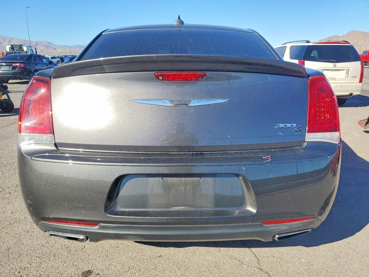 2018 Chrysler 300 S - Фото 6
