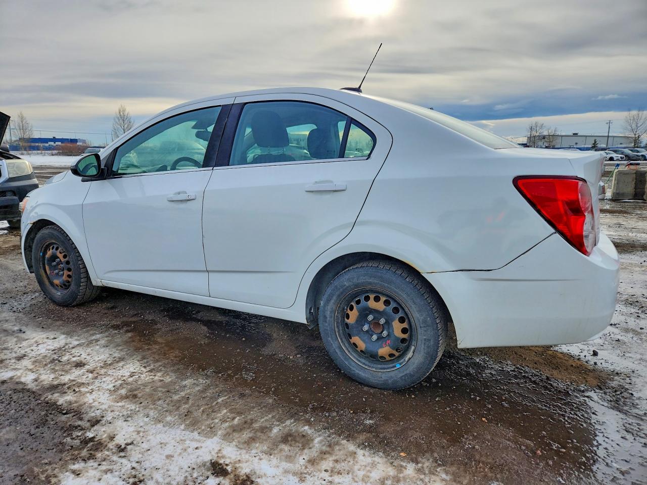 2015 Chevrolet Sonic Lt - Image 2