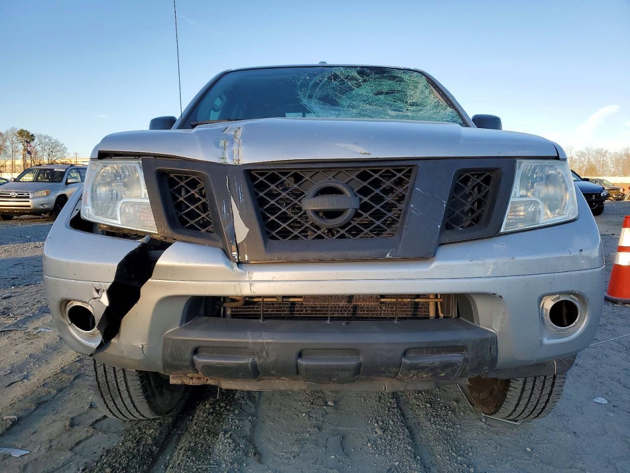 2015 Nissan Frontier S - Фото 5