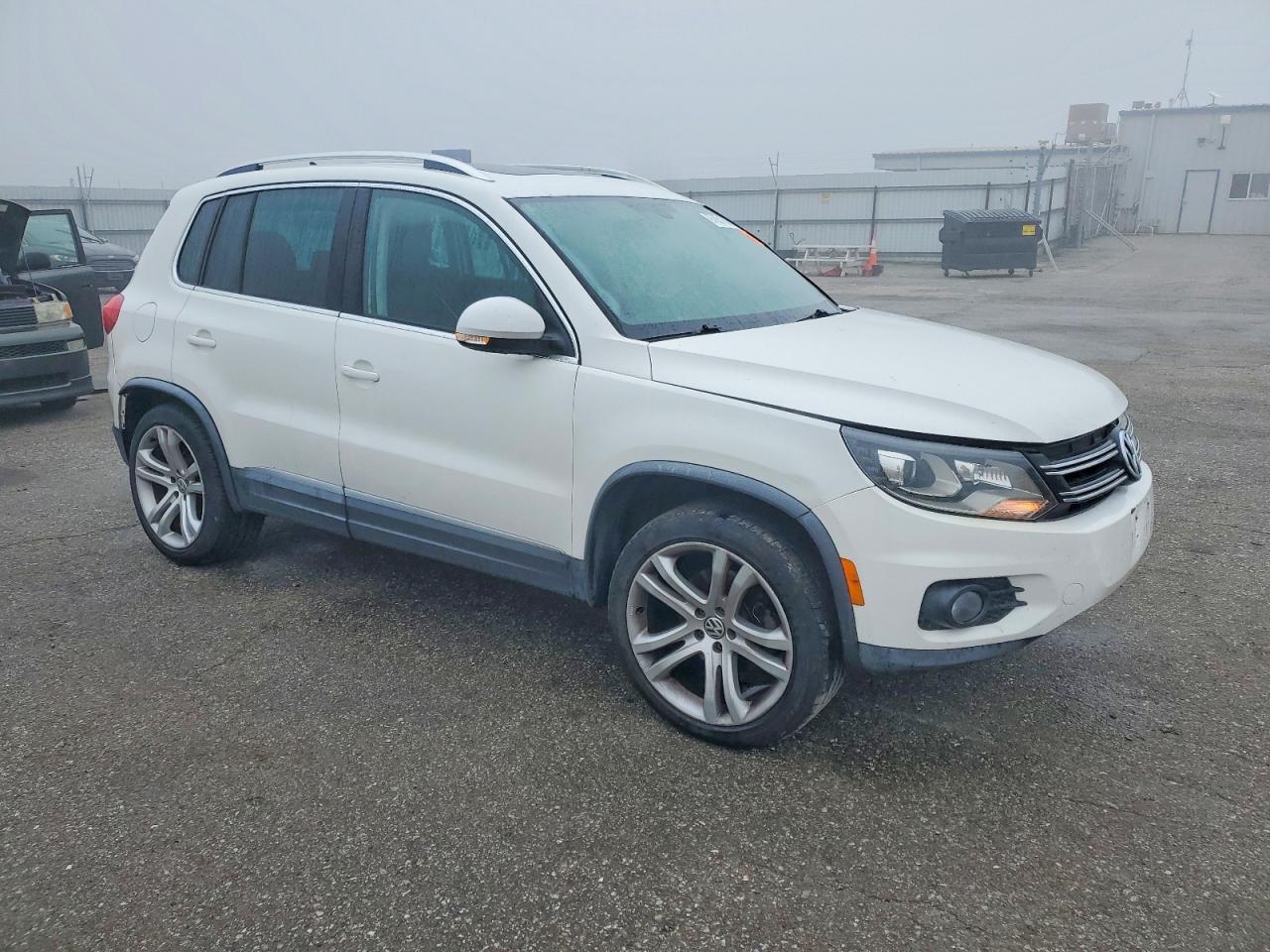 2013 Volkswagen Tiguan S - Image 4