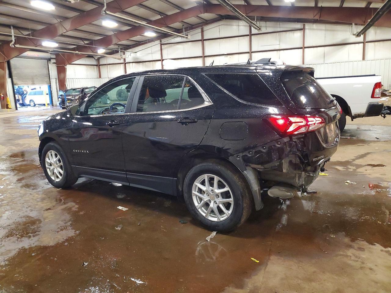 2022 Chevrolet Equinox Lt - Image 2