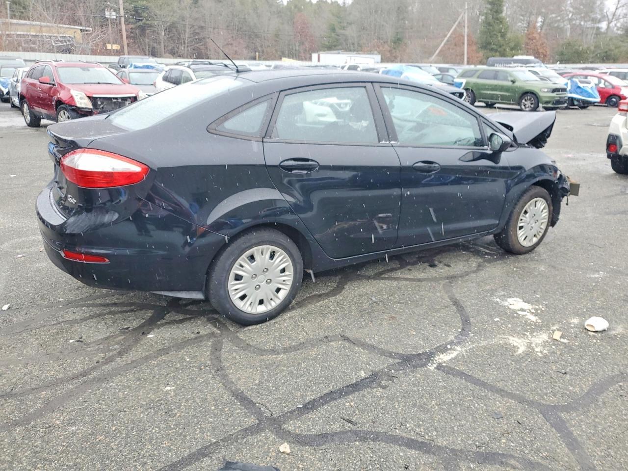 2016 Ford Fiesta S - Image 3