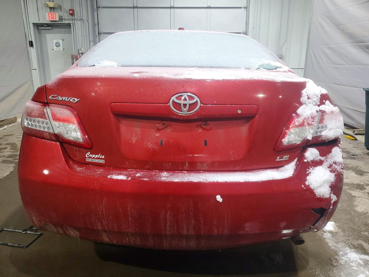 2010 Toyota Camry Le - Фото 6