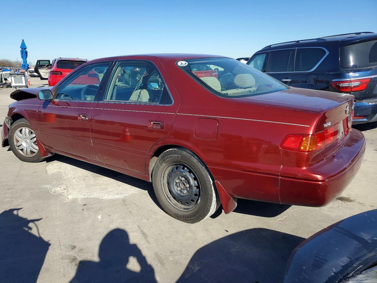 2001 Toyota Camry Ce - Фото 2