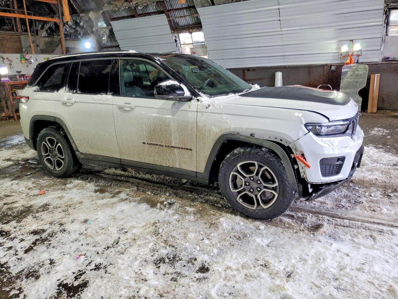 2022 Jeep Grand Cherokee Trailhawk - Image 4