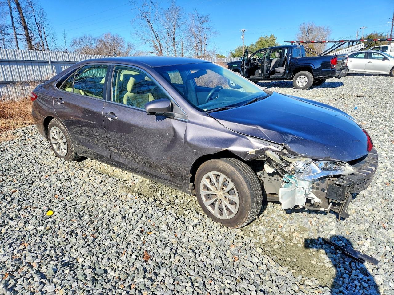 2015 Toyota Camry Le - Фото 4