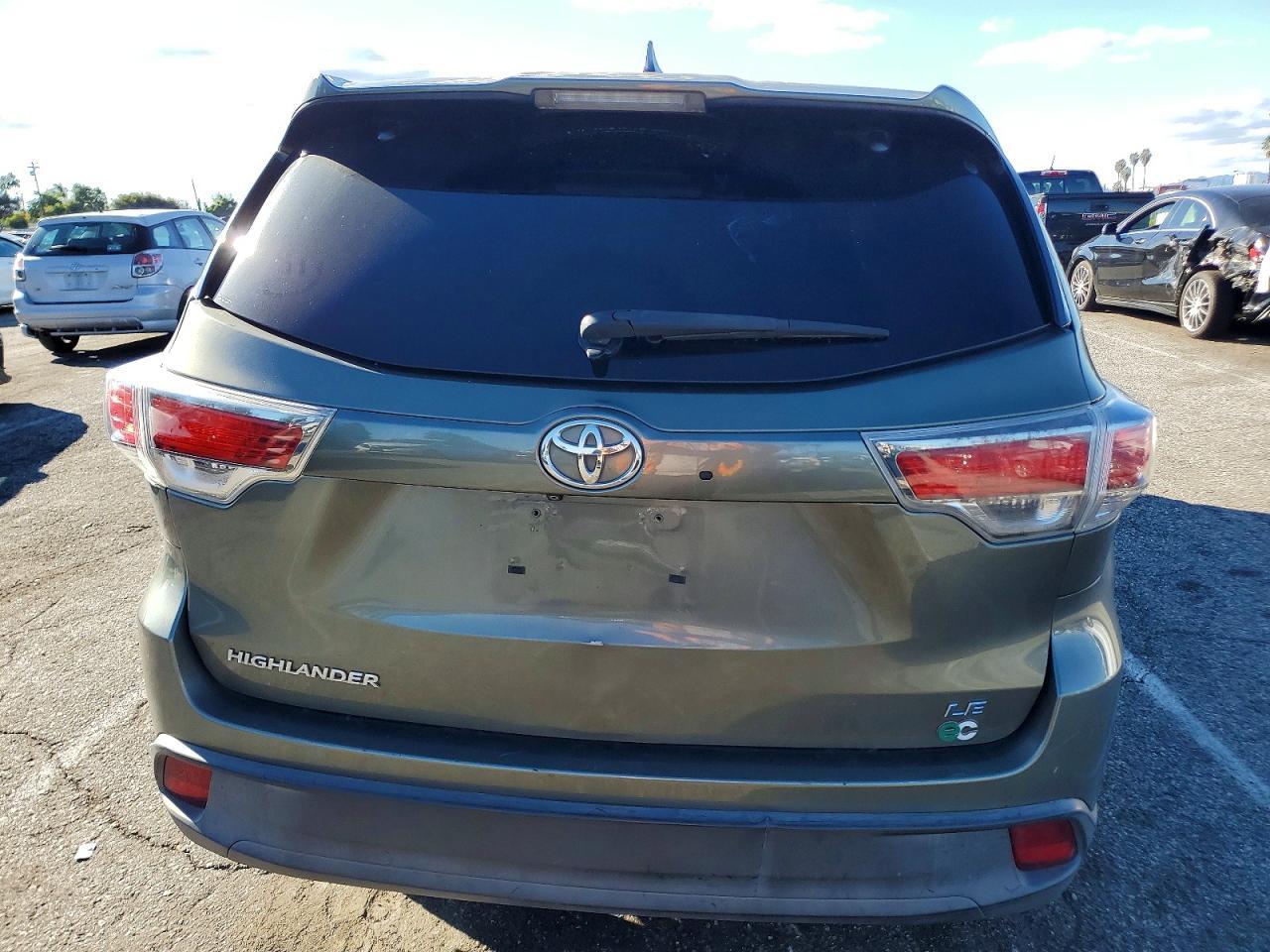 2015 Toyota Highlander Le - Фото 6