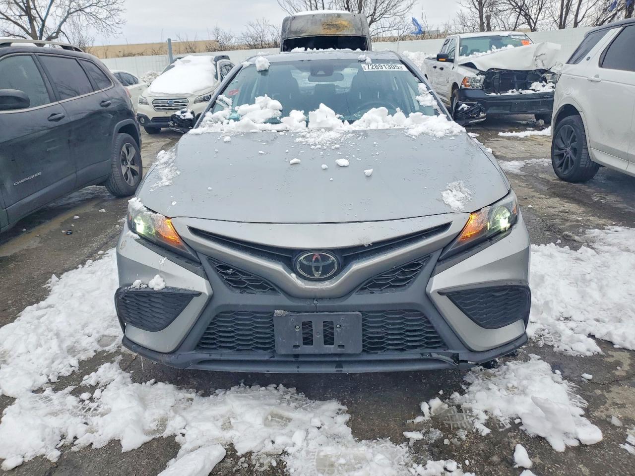 2022 Toyota Camry Se - Фото 5