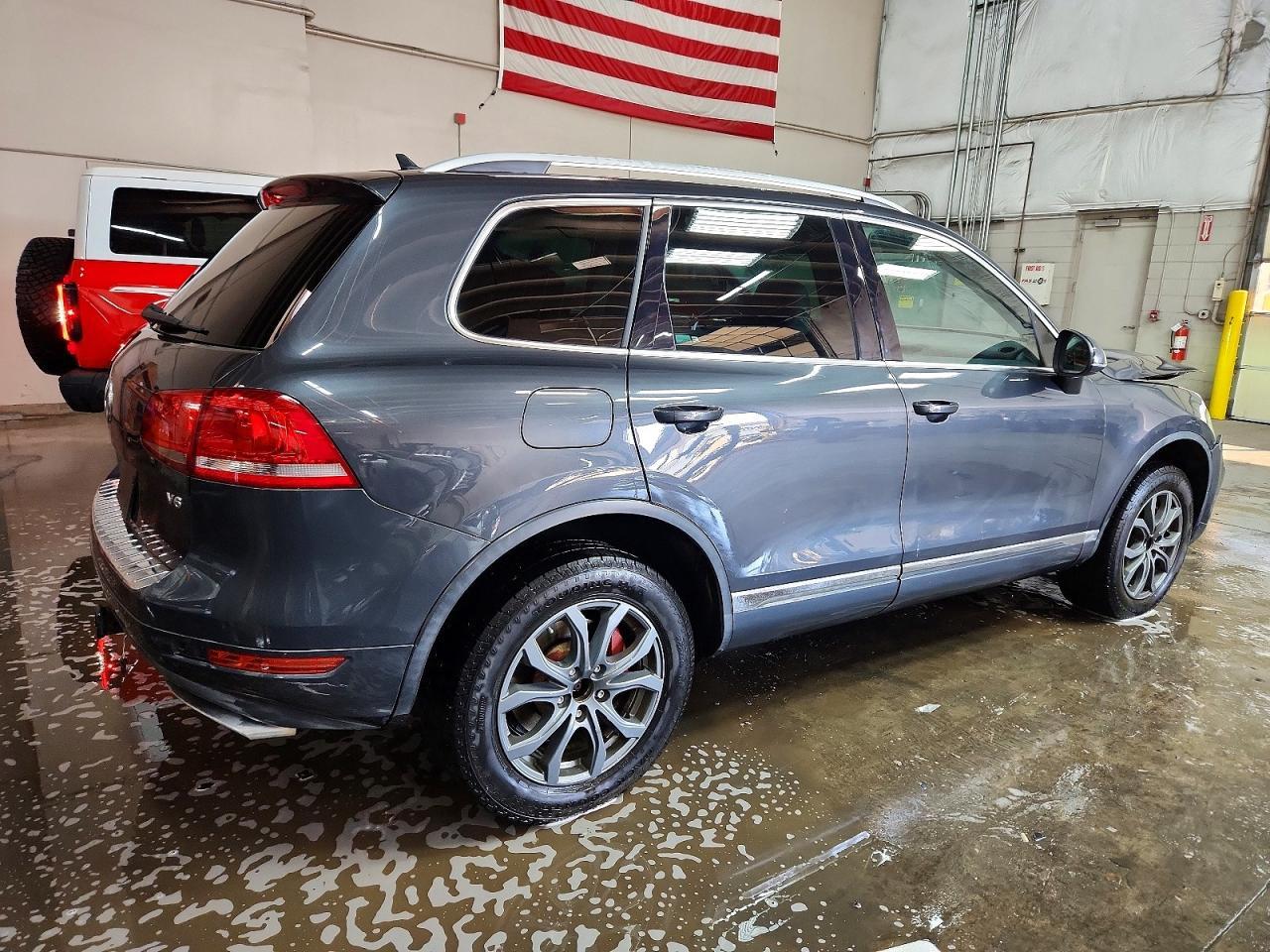 2011 Volkswagen Touareg V6 - Фото 3