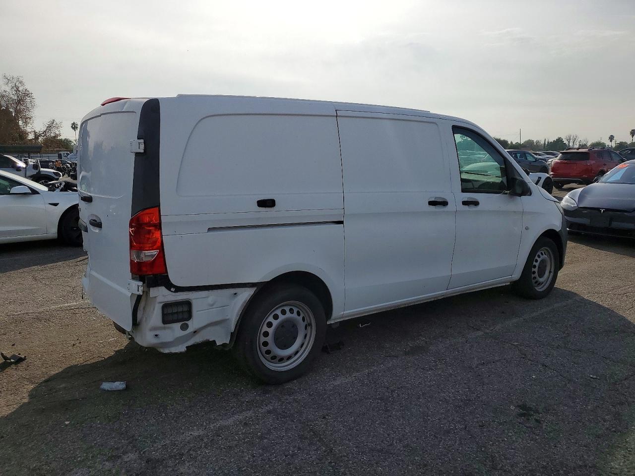 2016 Mercedes Benz Metris Delivery Van - Image 3