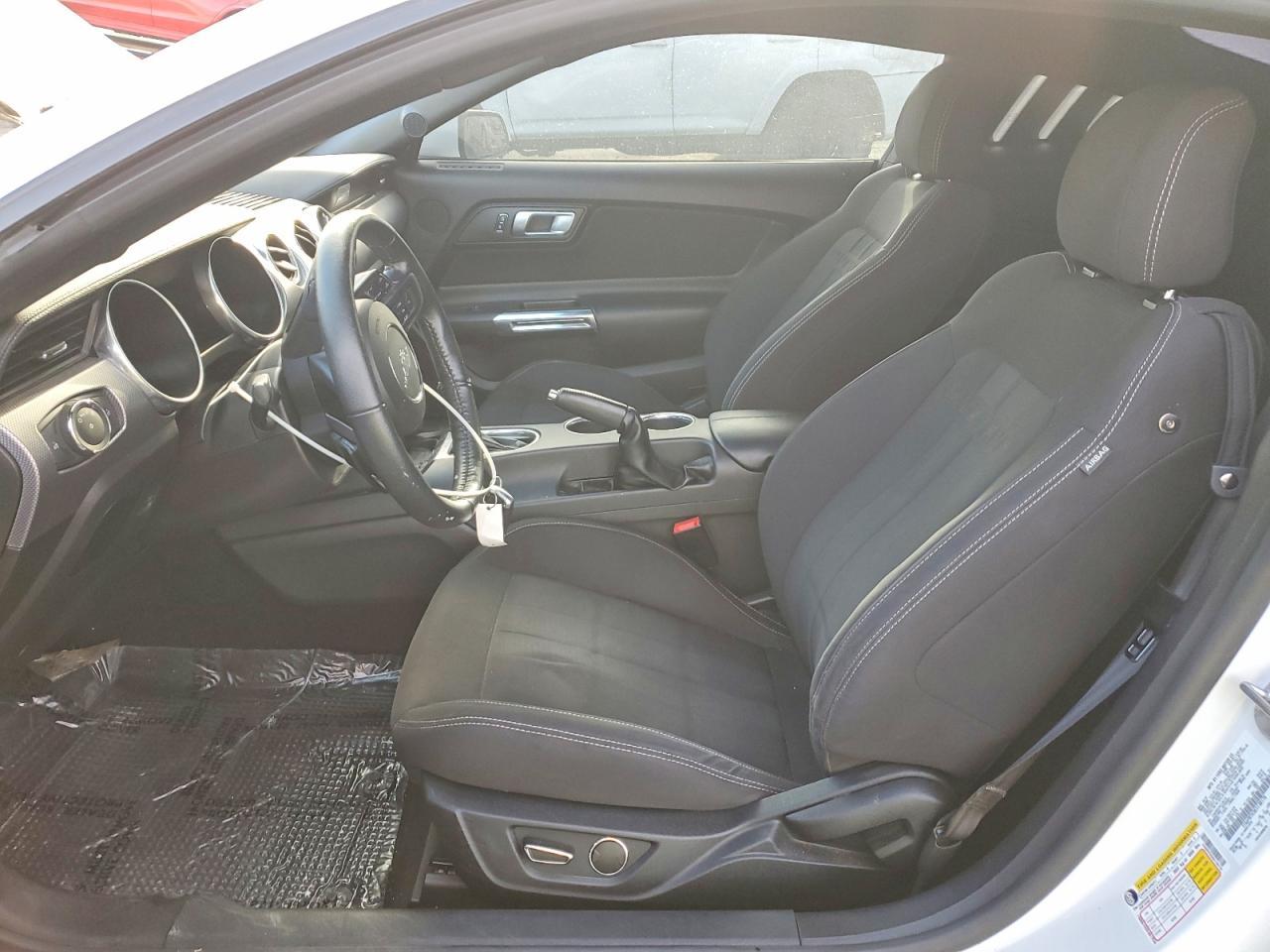 2019 Ford Mustang - Фото 7