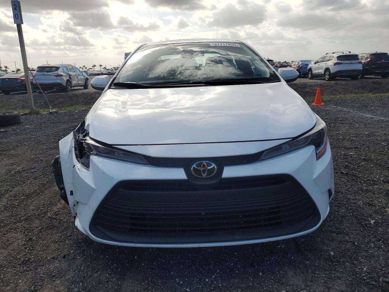 2025 Toyota Corolla Le - Фото 5
