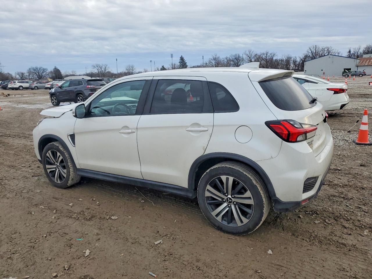 2020 Mitsubishi Outlander Sport Se - Фото 2