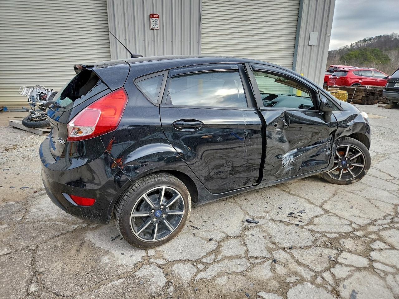 2018 Ford Fiesta Se - Фото 3