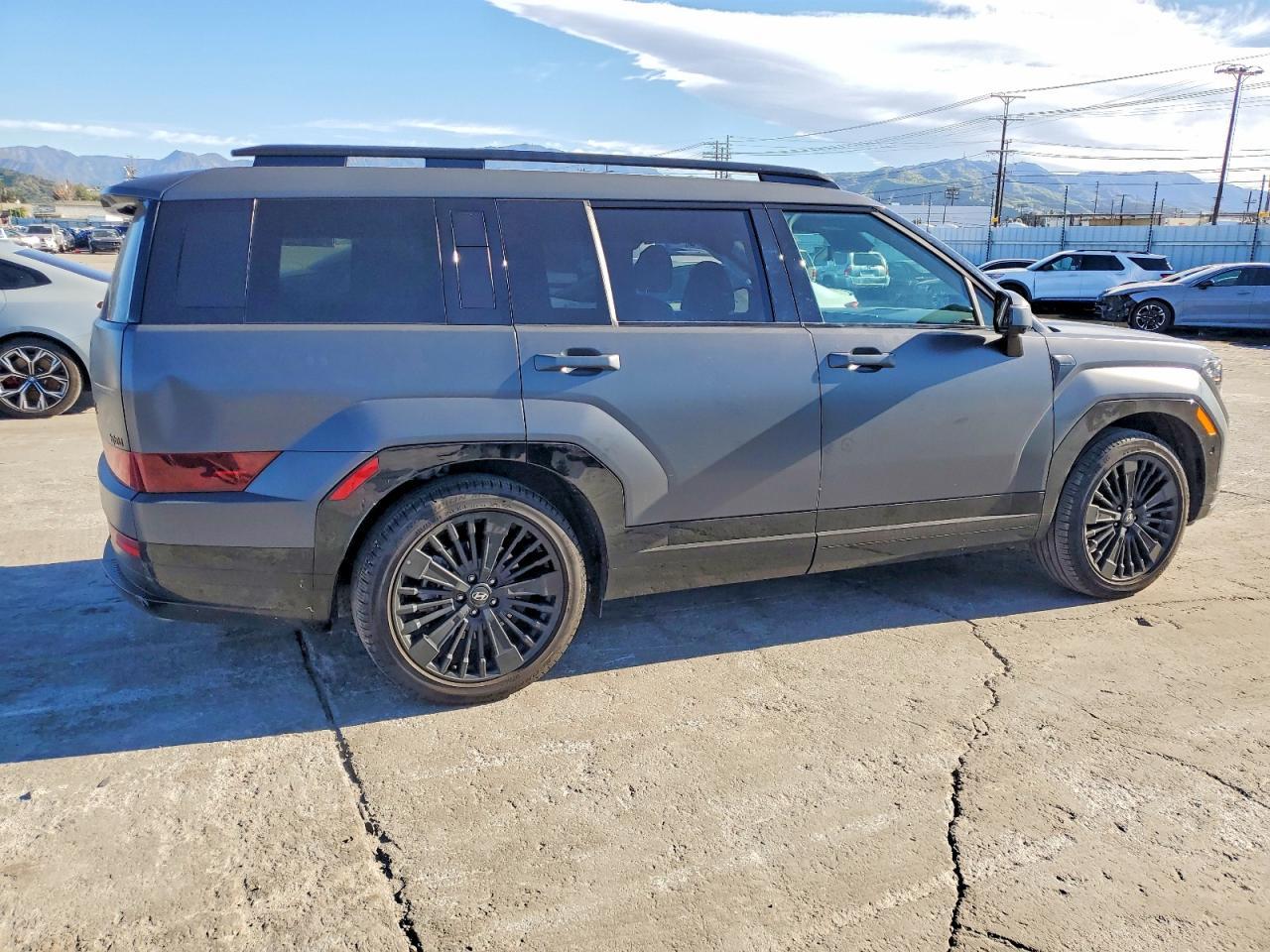 2025 Hyundai Santa Fe Calligraphy - Image 3