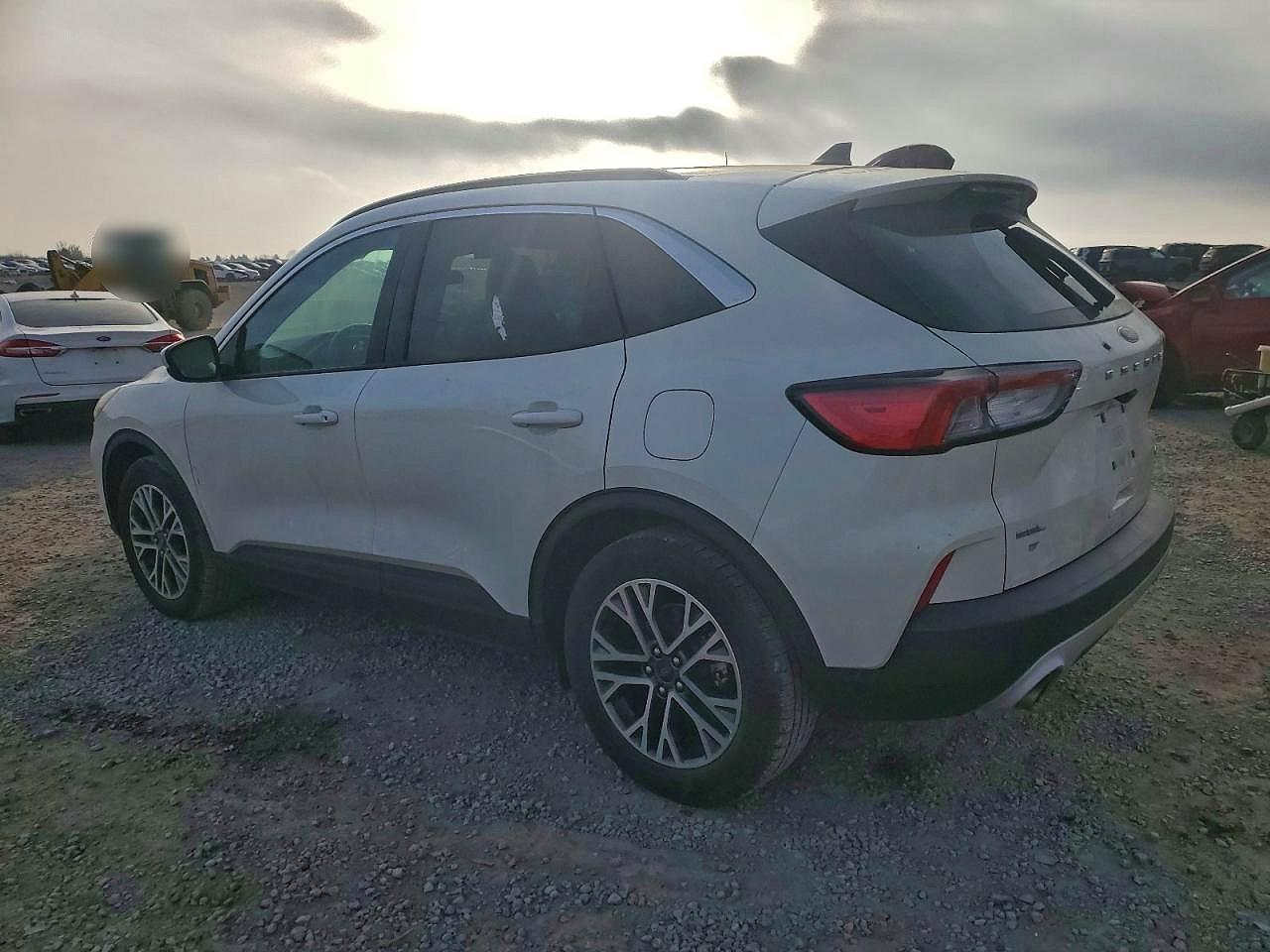 2020 Ford Escape Sel - Фото 2