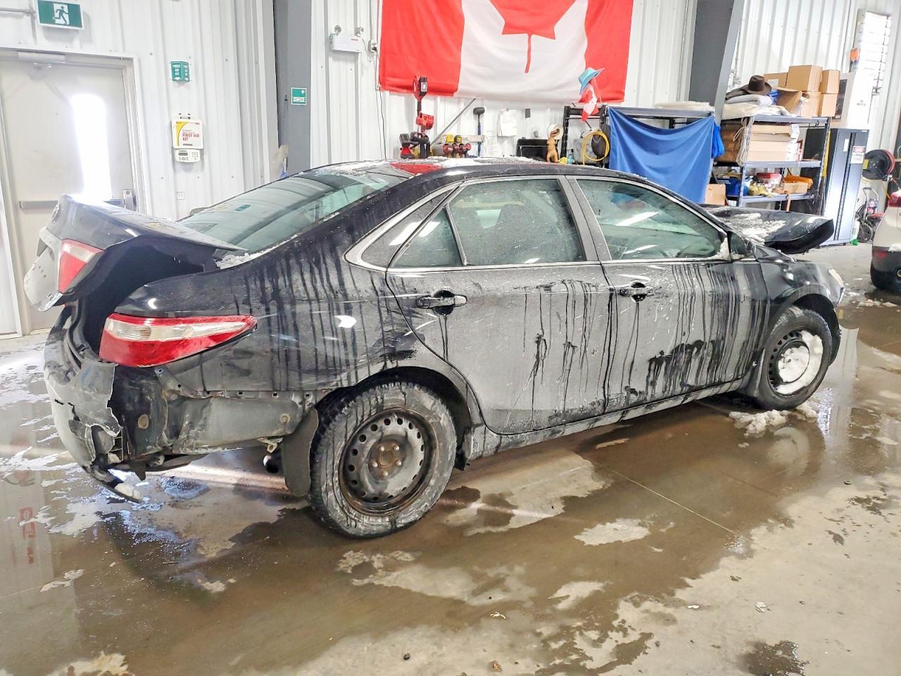 2015 Toyota Camry Le - Фото 3