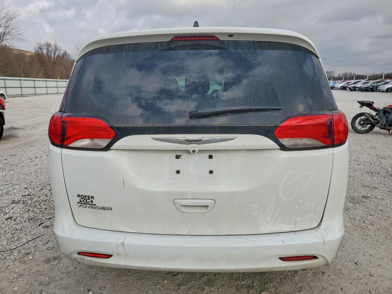 2021 Chrysler Voyager Lxi - Фото 6